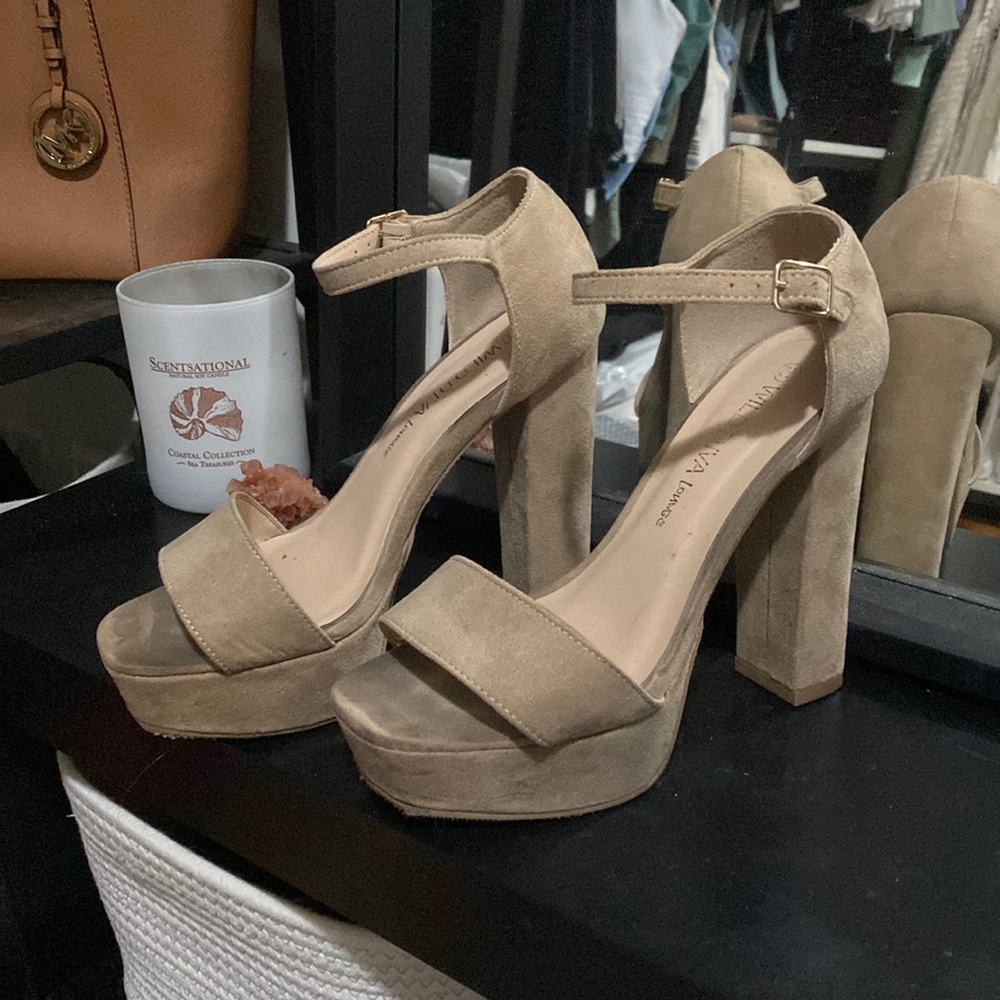 Nude faux suede strappo block heels